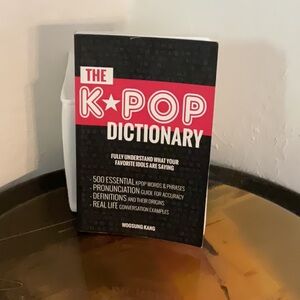K-Pop Dictionary by Woosung Kang - 500 Essential Words & Phrases, Paperback